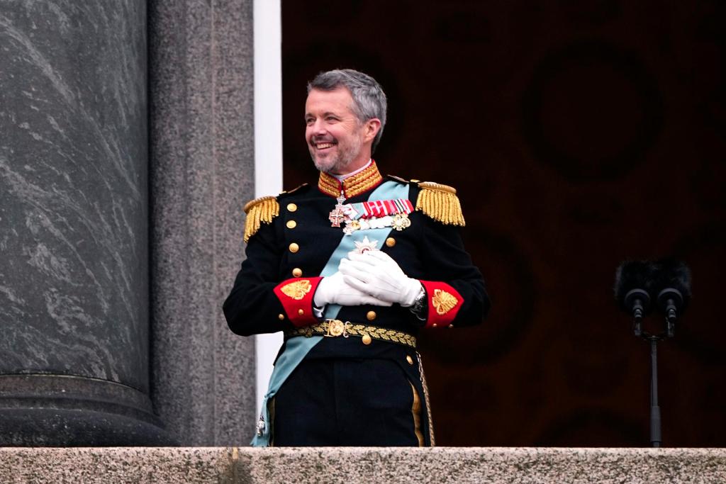 Federico X asciende al trono de Dinamarca tras la abdicación de Margarita II