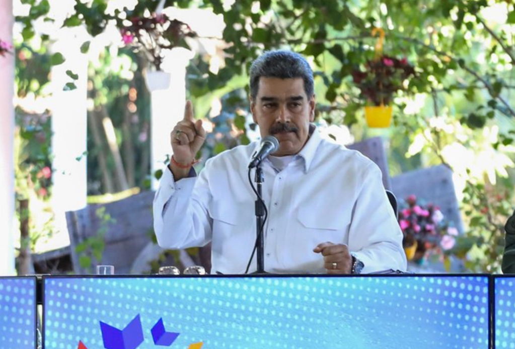 Maduro califica como una “vergüenza” la intervención de Milei en el Foro de Davos