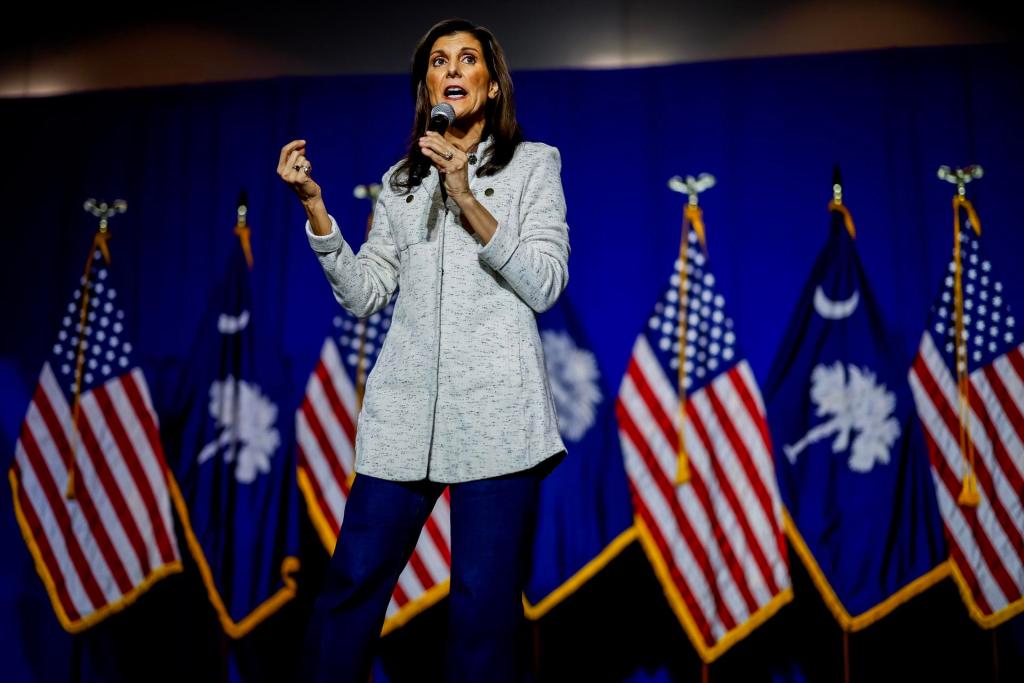 Nikki Haley viaja a su estado natal para tomar impulso en medio de presiones para que abandone