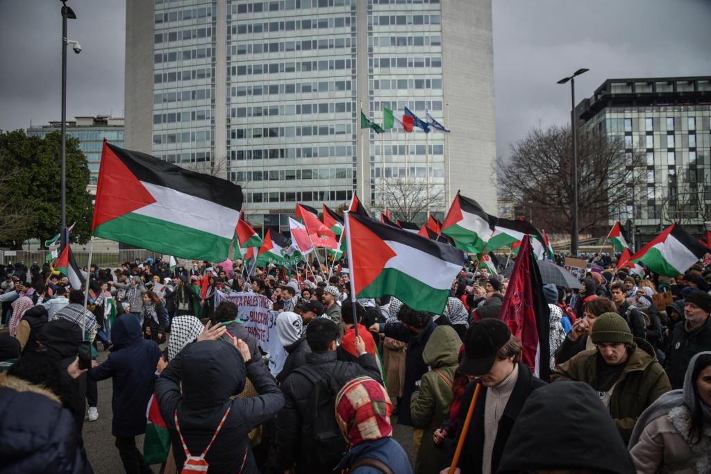 Conversaciones para acordar una tregua en Gaza se reanudan en Qatar, dice TV egipcia