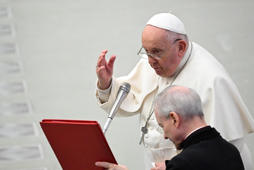 El papa afirma que en la ira “está en el origen de las guerras y la violencia”