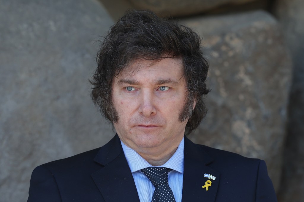 Milei despide a dos altos cargos ligados a gobernadores considerados “traidores” por él