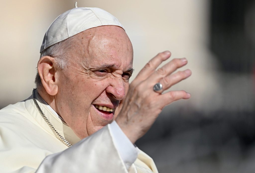 Papa Francisco pide a los jóvenes que los ‘likes’ y los ‘followers’ no los condicionen
