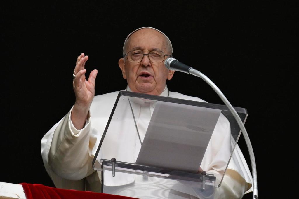Papa Francisco ve “intolerable” la violación de derechos humanos en lugares en guerra
