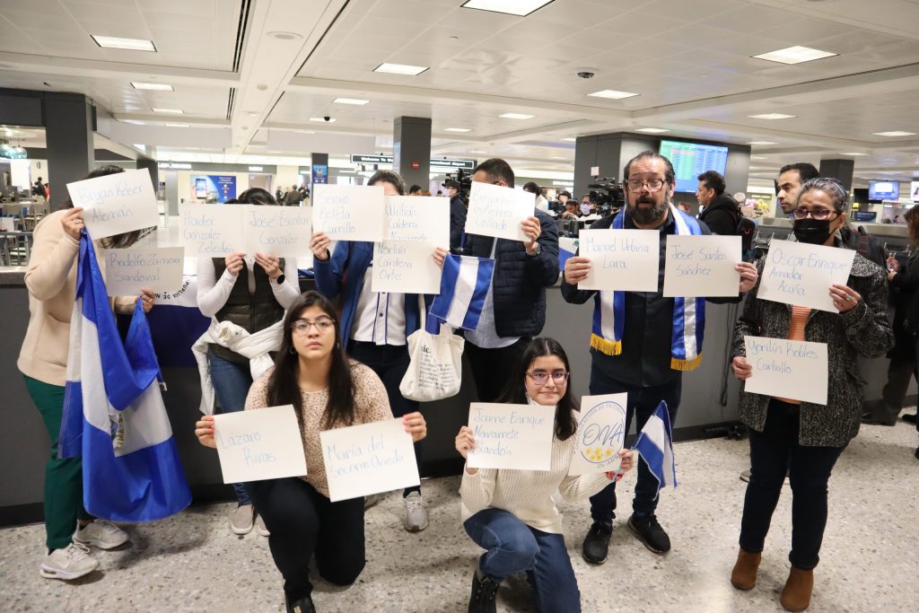 Un año del vuelo de la libertad: ¿Qué fue de los 222 nicaragüenses desterrados a EE.UU.?