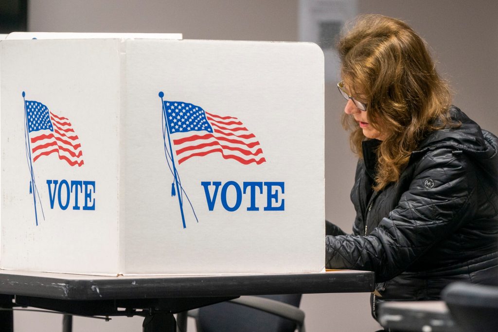 Un récord de 17.5 millones de latinos votará en las presidenciales de EE.UU.