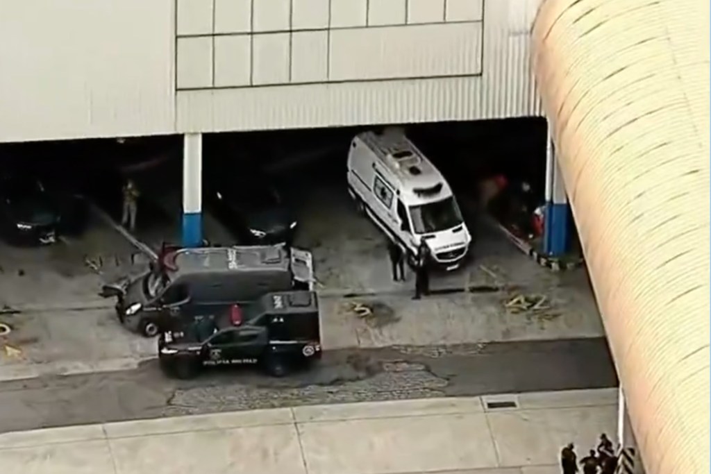 Hombre armado toma al menos 15 rehenes en una terminal de Río de Janeiro, Brasil
