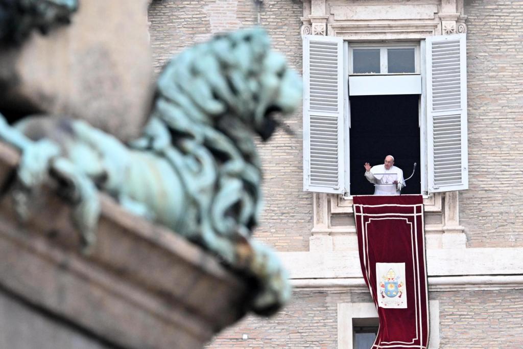 Papa Francisco pide el “cese cuanto antes de las hostilidades” que causan “inmensos sufrimientos”