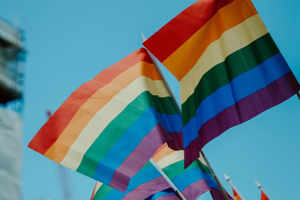 Irak aprueba ley para criminalizar homosexualidad con penas de hasta 15 años de cárcel
