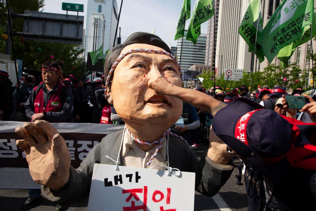 Manifestaciones, denuncias y vacaciones marcan el Día del Trabajo en Asia