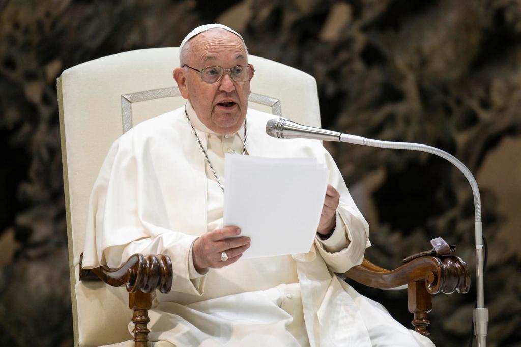 Papa Francisco defiende la libertad de prensa para informar de manera no ideológica