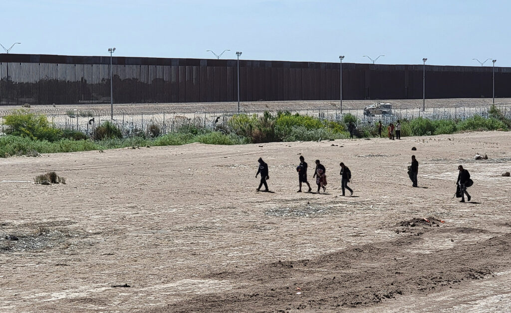 El albergue que planta cara a la política antimigrante de Texas: “Es solo el principio”