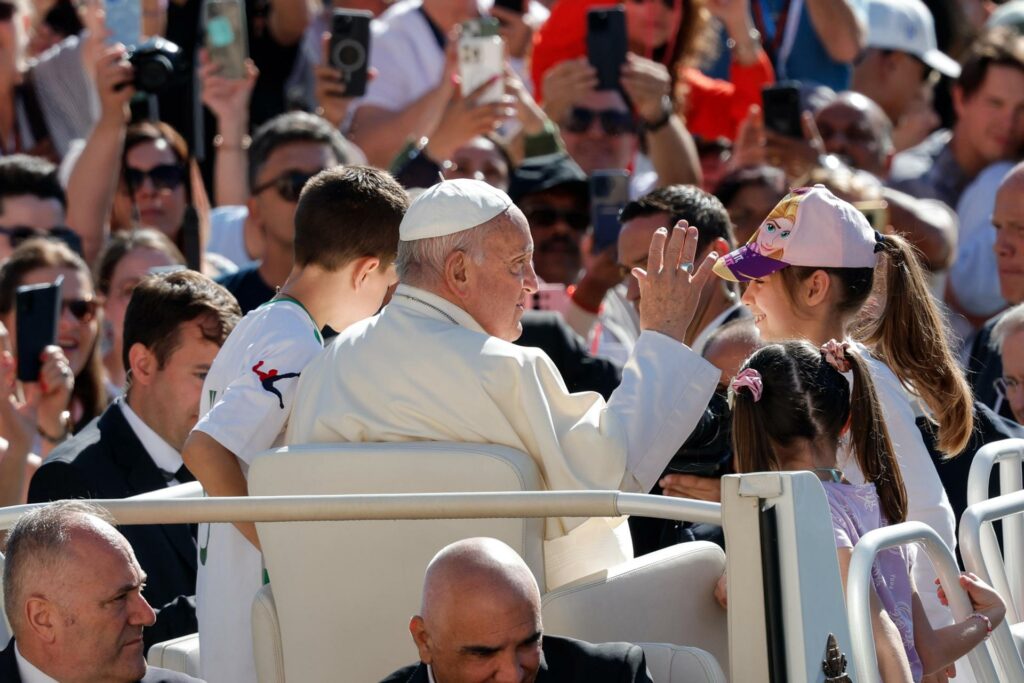 Hay una “libertad mala” que “permite a ricos explotar a los pobres”: papa Francisco