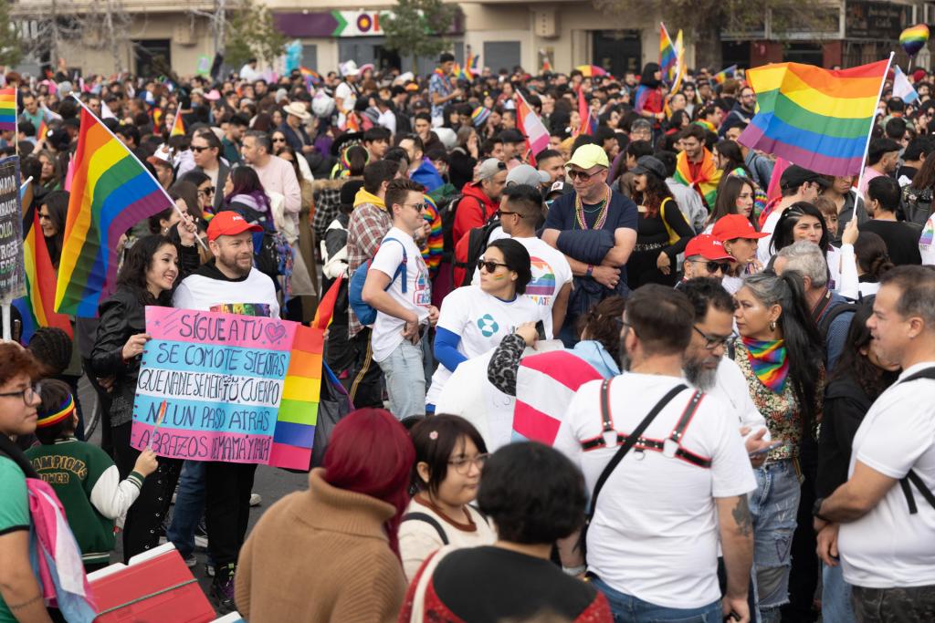Miles de personas piden en Chile mejorar leyes contra la discriminación al colectivo LGTBI