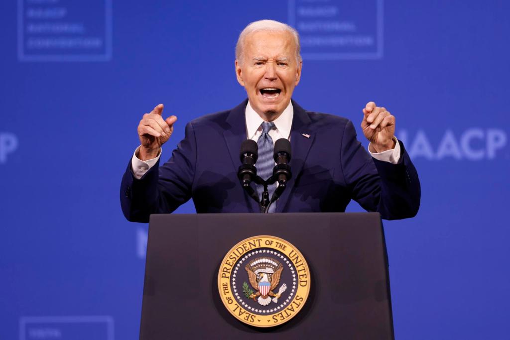 AMLO desea pronta recuperación a Biden tras su contagio por COVID-19