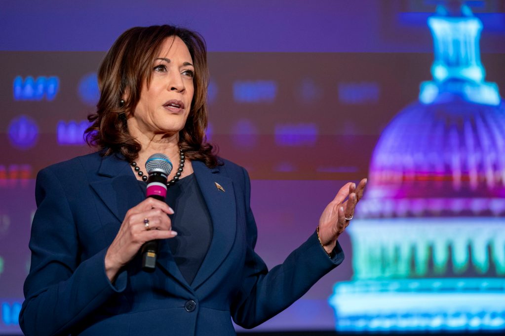 Kamala Harris gana fuerza como relevo si Biden se retira de la campaña