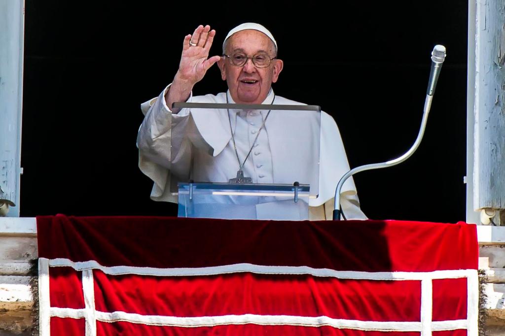 Papa Francisco critica el uso de la fe “para aprovecharse de la gente”