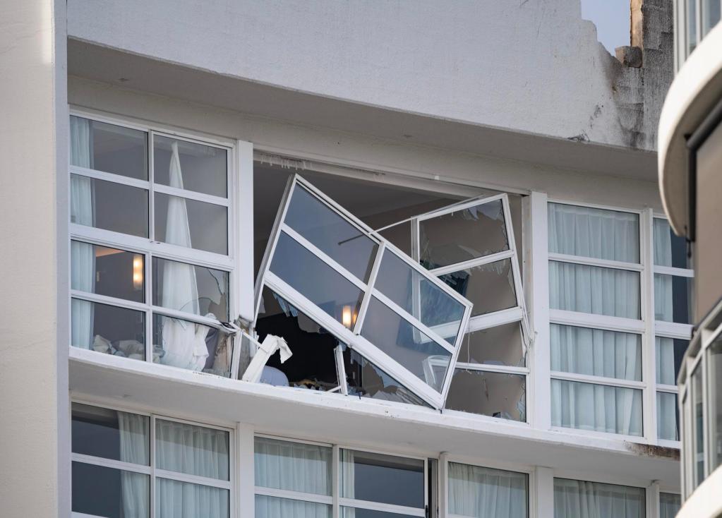 Helicóptero se estrella contra hotel Hilton en Australia; piloto muere