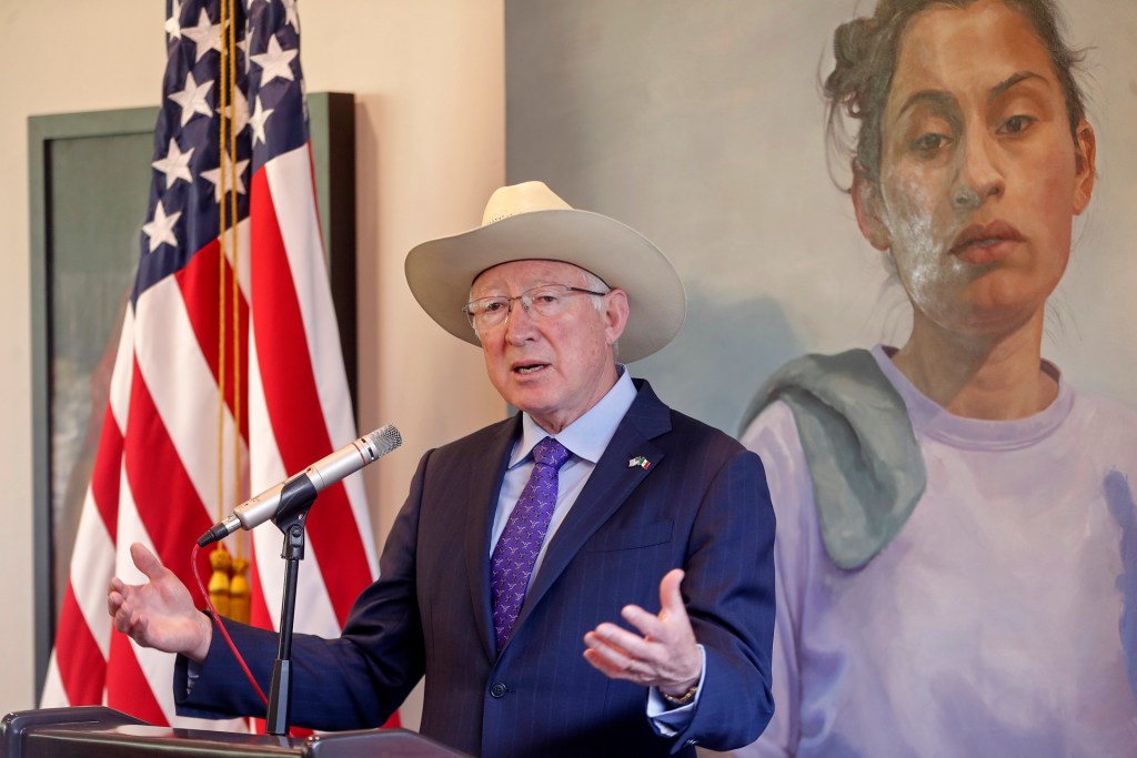 México no ha pedido una limitación de la cooperación de seguridad con EE.UU., aclara Ken Salazar