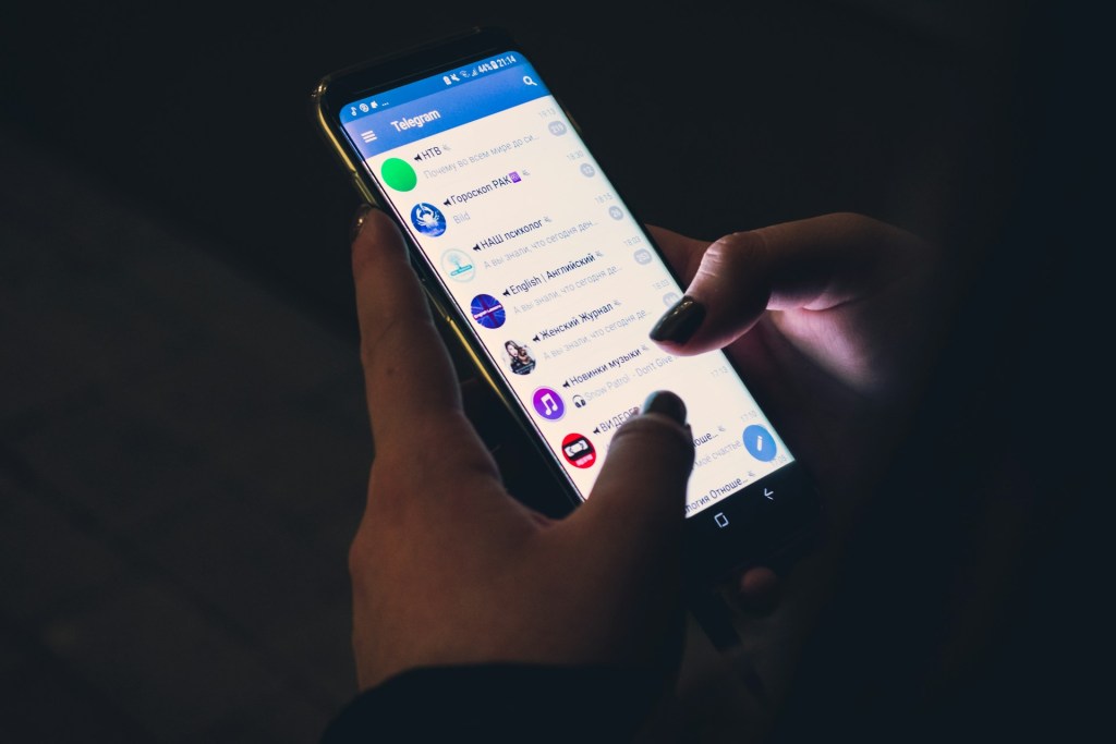 Rusia acusa a Francia de detener a Pável Dúrov para cerrar Telegram