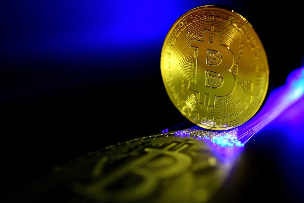 Pérdidas por fraudes en criptomonedas aumentaron 45 % en EE.UU. en 2023: FBI