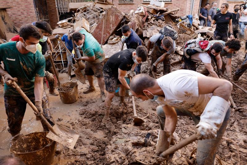 Víctimas mortales por el temporal en España suben a 217, la inmensa mayoría en Valencia
