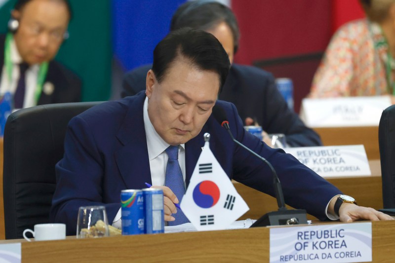 Aprobación del presidente surcoreano sigue en mínimos históricos tras la ley marcial