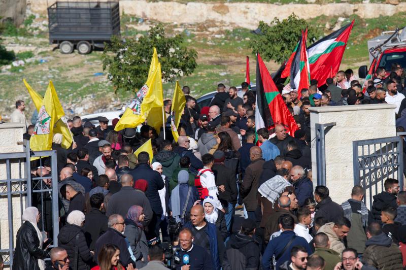 Israel anuncia la liberación de los 200 presos palestinos, como parte del acuerdo con Hamás