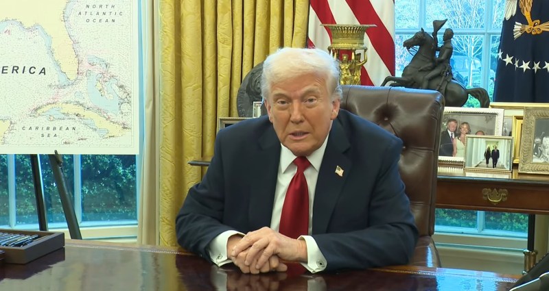 Anuncia Trump aranceles del 25 por ciento a automóviles fabricados fuera de EE.UU.