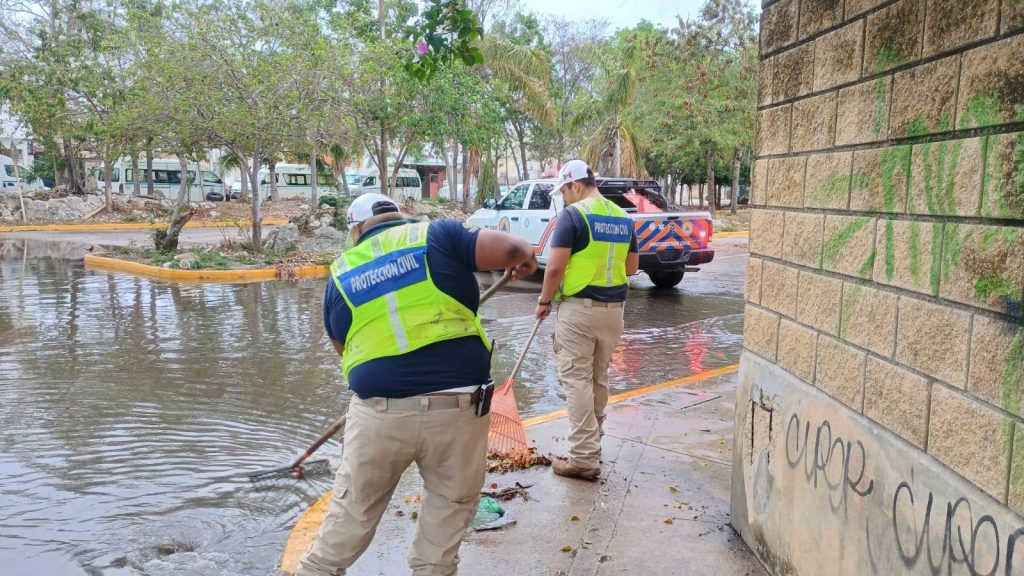 Activa Gobierno de Estefanía Mercado “Operativo Tormenta” para prevenir encharcamientos y garantizar seguridad en Playa del Carmen