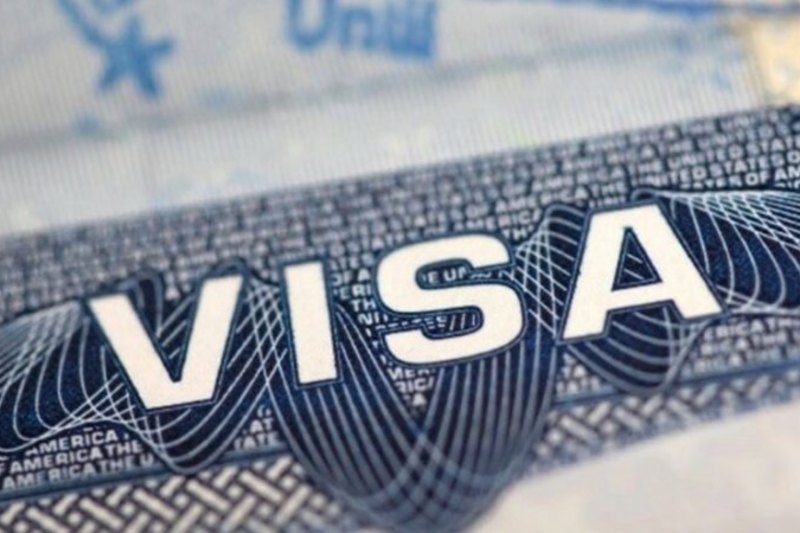 EE.UU. impone restricciones de visa a familias y colaboradores de narcos
