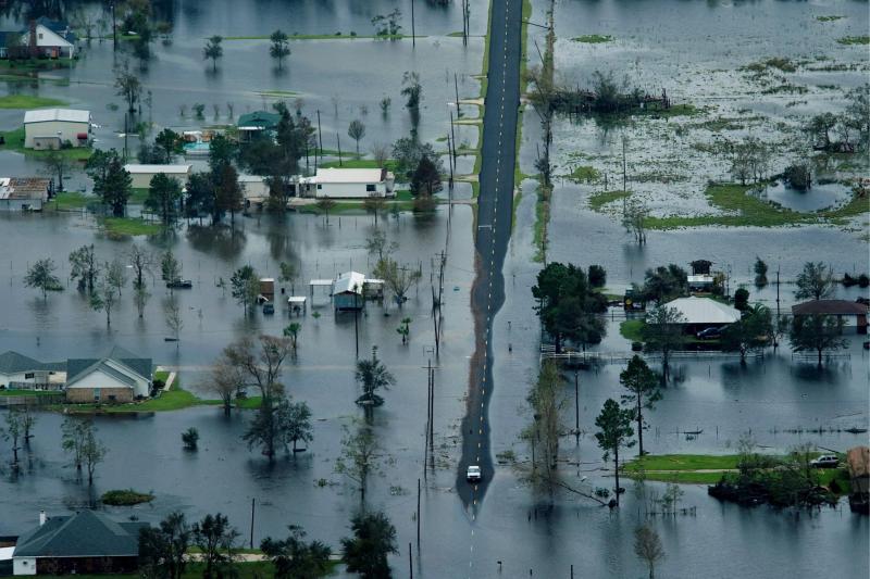 Las inundaciones en Texas dejan al menos 13 muertos y decenas de desaparecidos