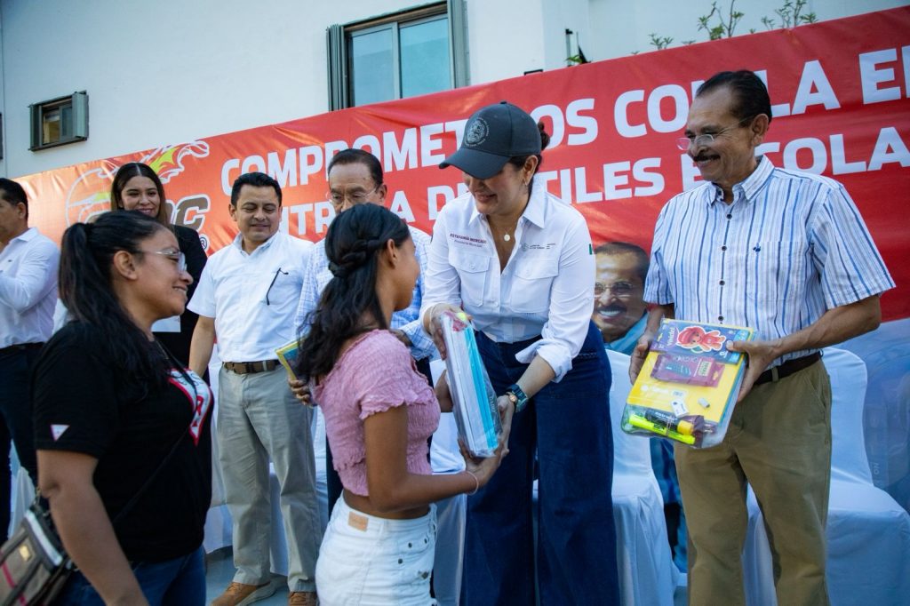 Estefanía Mercado reafirma compromiso con la educación, la salud y el transporte digno en Playa del Carmen