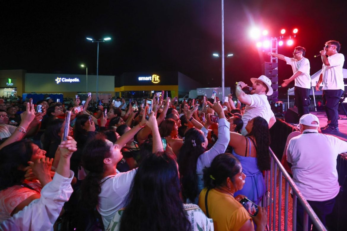 Gobierno de Estefanía Mercado celebra en grande a las mamás de Playa del Carmen