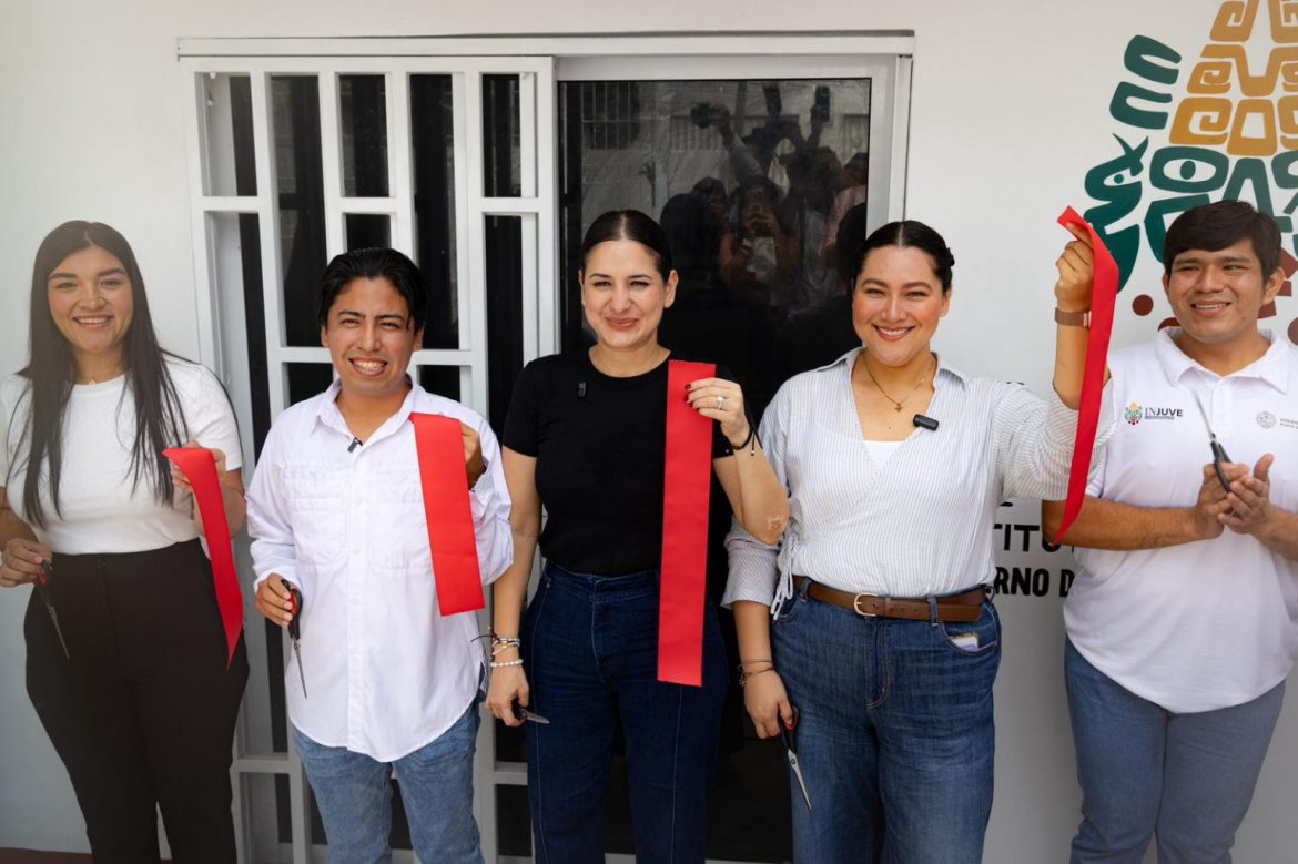 Inaugura Estefanía Mercado Oficina de Enlace de Juventud en Puerto Aventuras