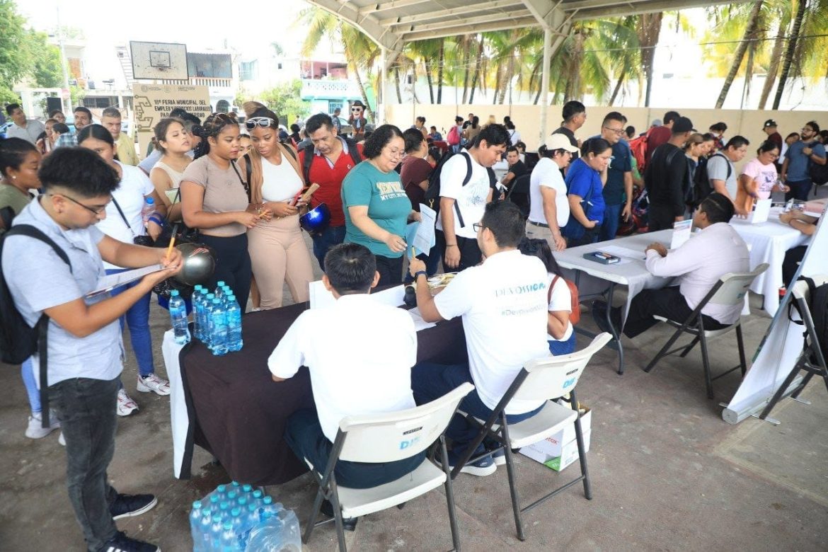 Gobierno de Estefanía Mercado fortalece la actividad laboral durante la 18.ª Feria Municipal del Empleo de Playa del Carmen
