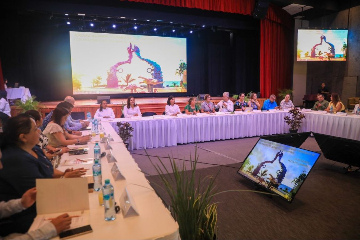 Inauguran en Playa del Carmen la Tercera Reunión de Contralores de Quintana Roo