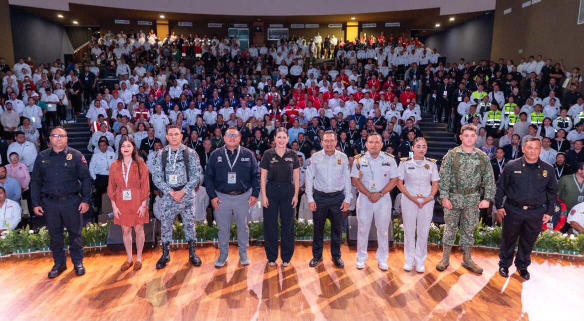 Estefanía Mercado inaugura Segundo Congreso Nacional de Bomberos en Playa del Carmen